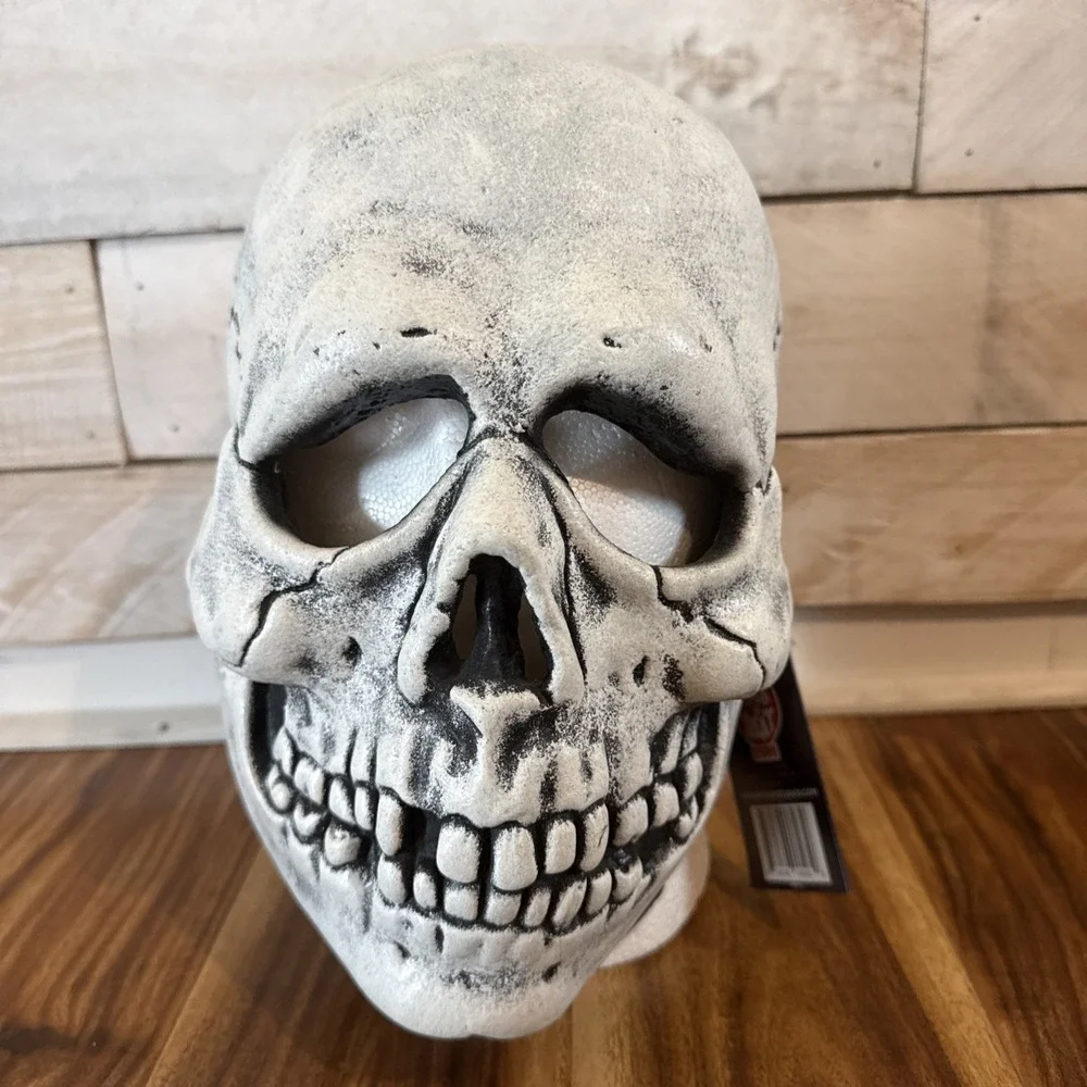 Halloween III Season Of The Witch Silver Shamrock Justin Mabry Skull Mask NWT